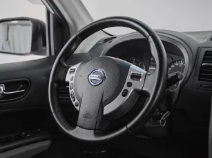 Nissan  11