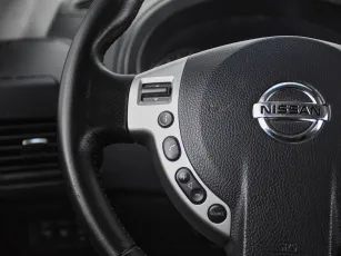 Nissan  12