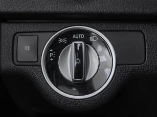 Mercedes-Benz  16