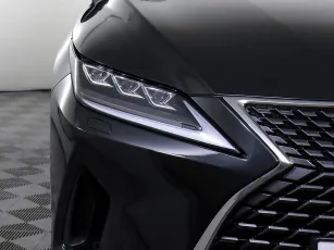 Lexus  8