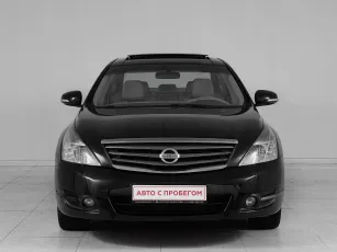 Nissan  2