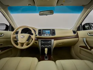 Nissan  9