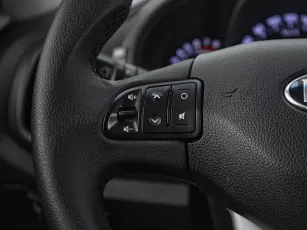 Kia  11