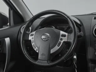 Nissan  10