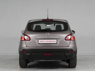 Nissan  5