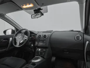 Nissan  9