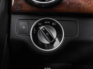 Mercedes-Benz  16