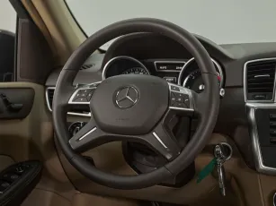Mercedes-Benz  10