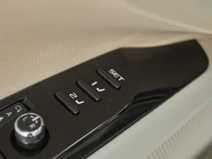 Toyota  16