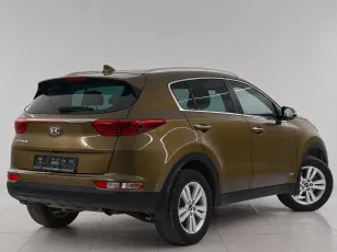 Kia  6