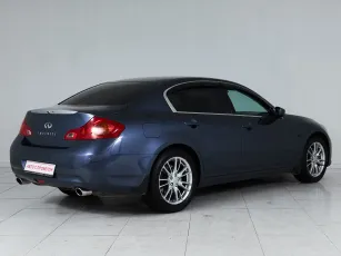 Infiniti  4
