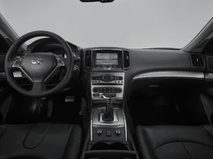 Infiniti  8