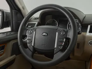 Land Rover  11