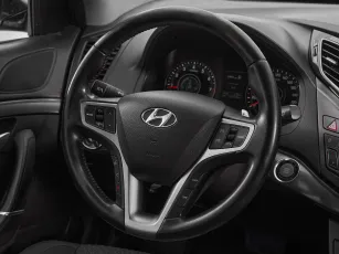 Hyundai  10