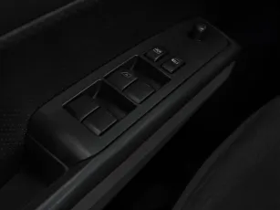 Nissan  11
