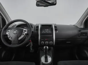Nissan  8