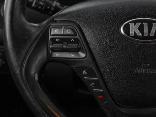 Kia  11