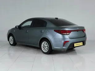 Kia  6