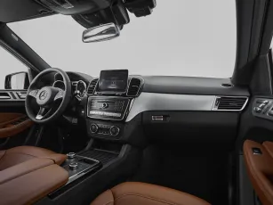 Mercedes-Benz  10