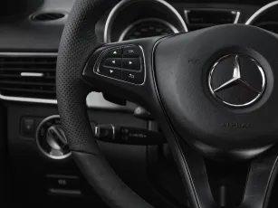 Mercedes-Benz  12