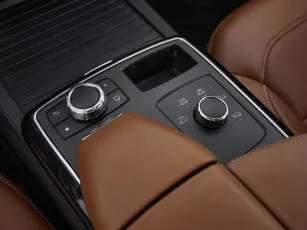 Mercedes-Benz  21