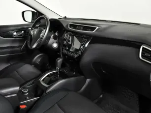 Nissan  8