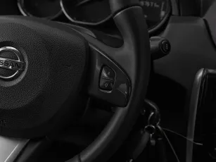 Nissan  12