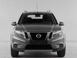 Nissan  2