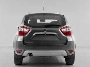 Nissan  5