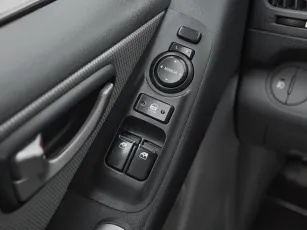 Hyundai  12