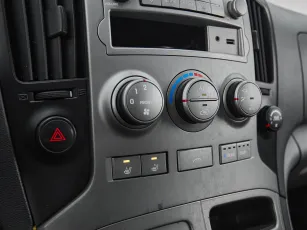Hyundai  15