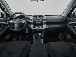 Toyota  8