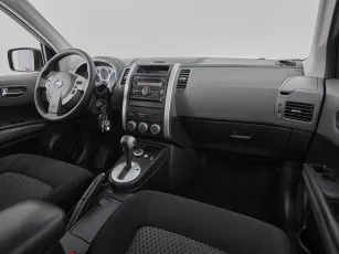 Nissan  10