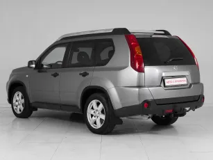 Nissan  4