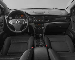 SsangYong  8