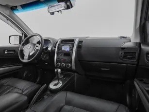 Nissan  10