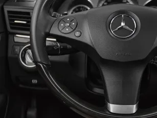 Mercedes-Benz  12