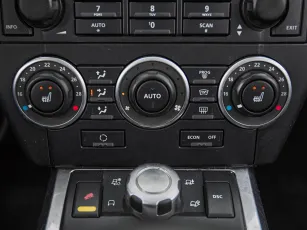 Land Rover  17