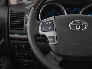 Toyota  12