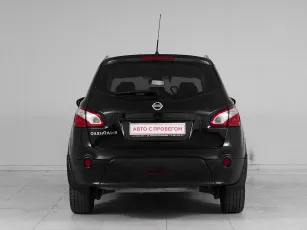Nissan  5