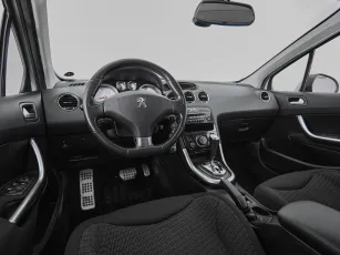 Peugeot  8
