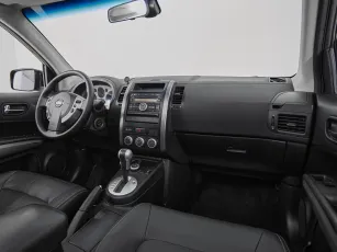 Nissan  10