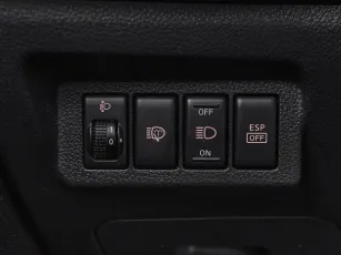 Nissan  16