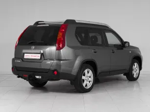 Nissan  6