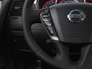 Nissan  11