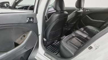 Kia  10
