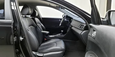 Kia  9