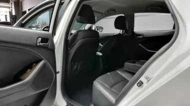 Kia  11