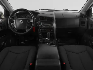 SsangYong  8