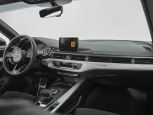 Audi  9